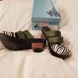 Antelope classic calf hair clogs